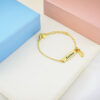 Pulseira Infantil, Chapa Lisa com Pingente de Pezinho