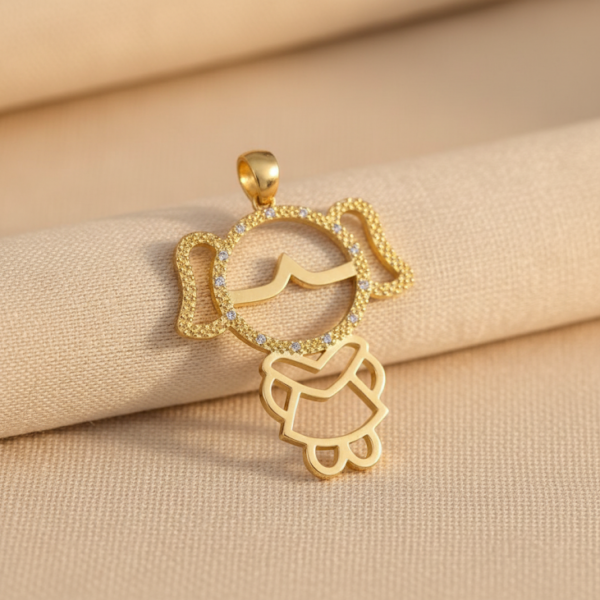 Pingente Menina Grande, Cravejado com Zircônias Cristais, Banhado a Ouro