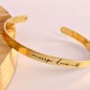 Bracelete Liso, Personalizado com Nome/Frase, Banhado a Ouro