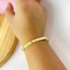 Bracelete Liso, Personalizado com Nome/Frase, Banhado a Ouro