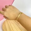 8-F0-E9-D6-F-FECD-4-BCB-AC8-E-EA68-DAAA7-BB3.jpg Pulseira Adulta, Personalizada com Nome e Pingente de Strass, Banhado a Ouro