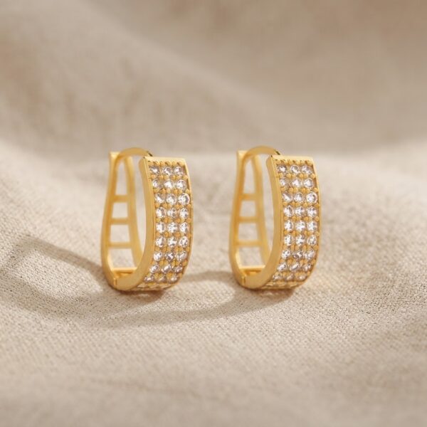 Brinco Argola Articulada com Zircônia Click Banhado a Ouro