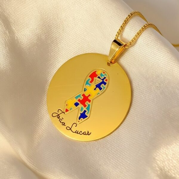 Colar Redondo Simbolo do Autismo, Personalizado com Nome