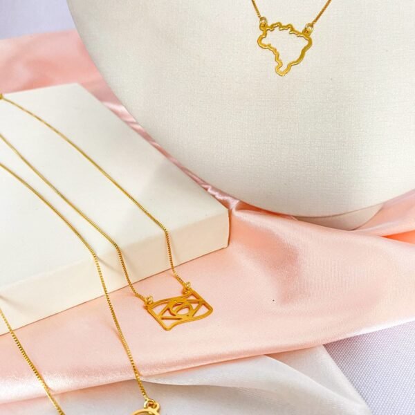 Colar Mapa do Brasil Simples, Banha...