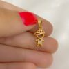 Whats-App-Image-2023-01-17-at-16-20-39-1.jpg Pingente Menino Zircônia Cristal, Banhado a Ouro