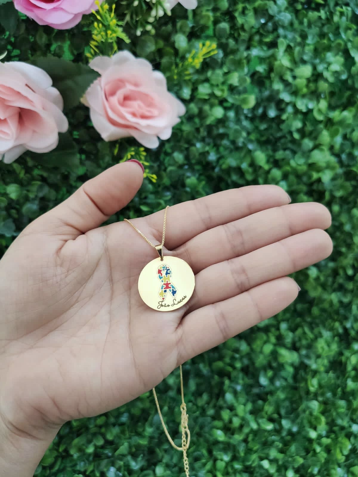 Colar Redondo Simbolo do Autismo, Personalizado com Nome - Imagem 6