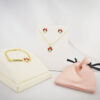 miny.jpg Kit Minnie Brinco, Colar e Pulseira Gravação, Banhado a Ouro