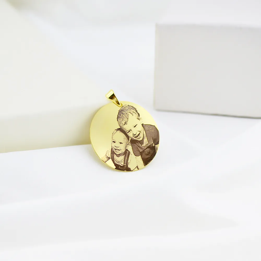 Pingente Redondo 2,5cm, Personalizado com Foto, Gravação a Laser, Banhado a Ouro - Imagem 6
