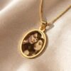 Colar com Pingente Oval de Foto Gravação, Banhado a Ouro