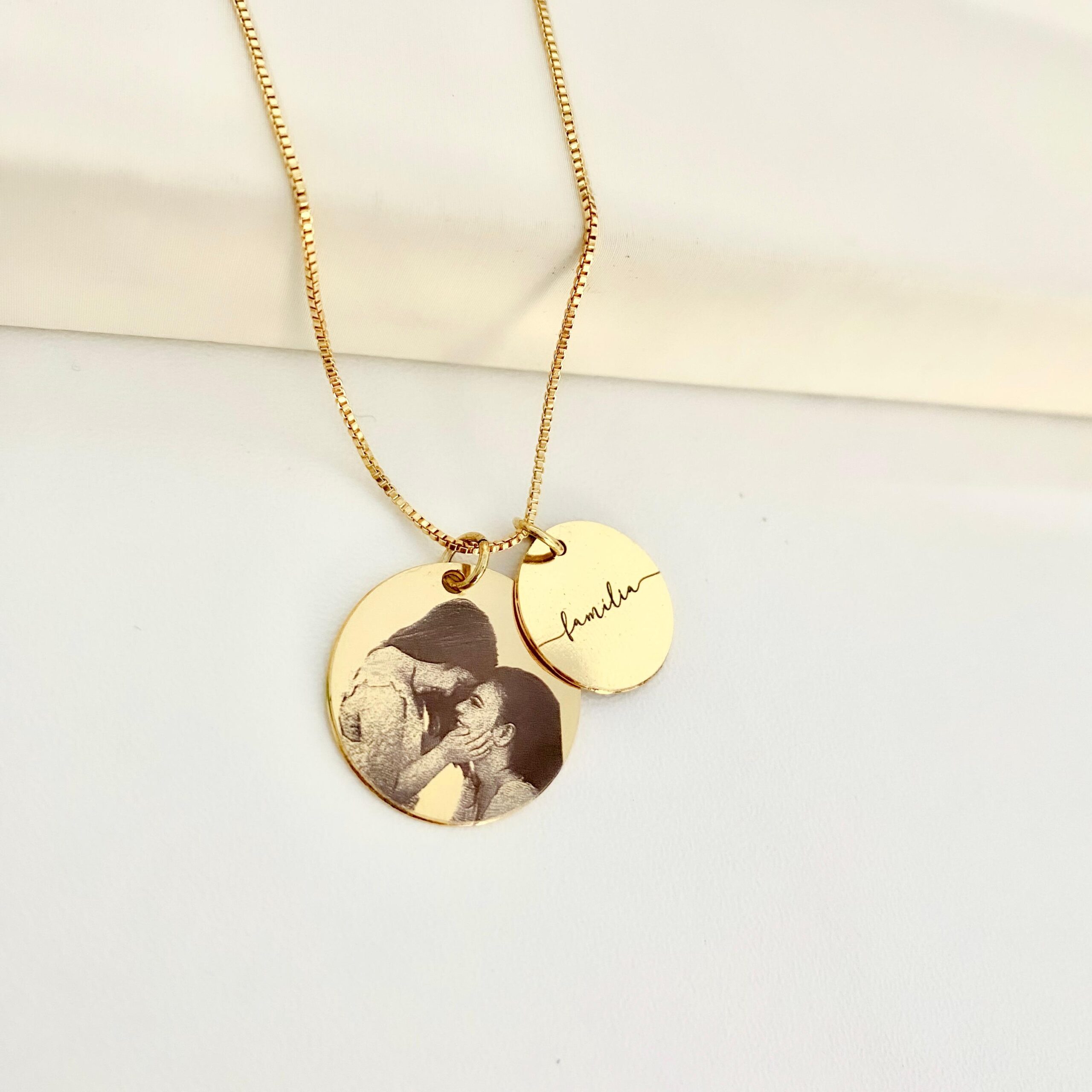 Colar Redondo Duplo, Personalizado com Nome e Foto, Banhado a ouro - Imagem 5