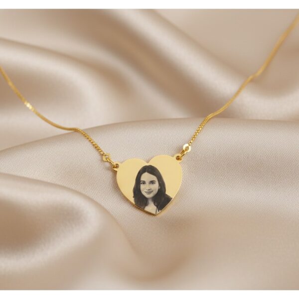 Colar de Coração Pequeno, Personalizado com Fotogravação, Banhado a Ouro