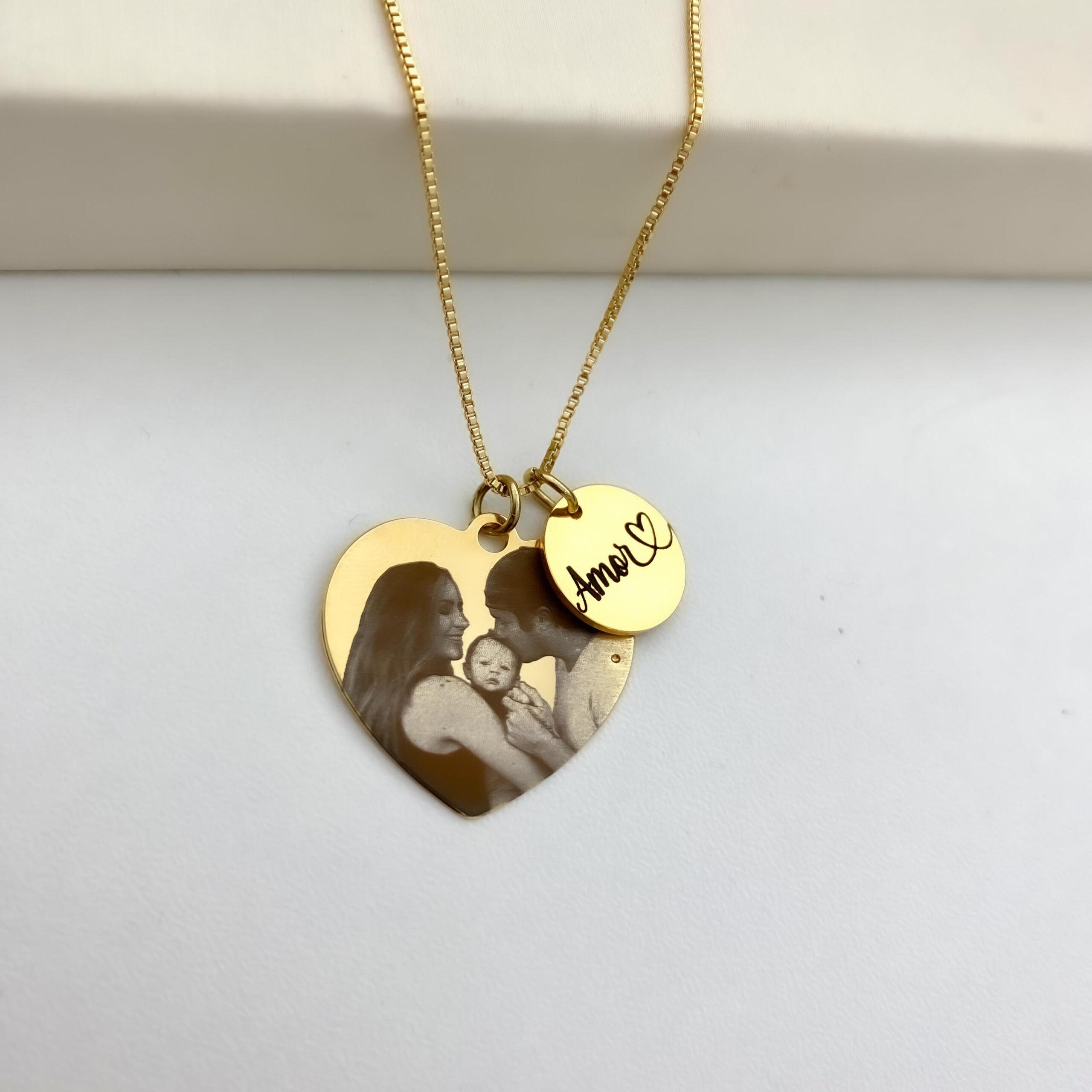 Colar Coração e Redondo Duplo, Personalizado com Nome e Foto, Banhado a ouro - Imagem 3