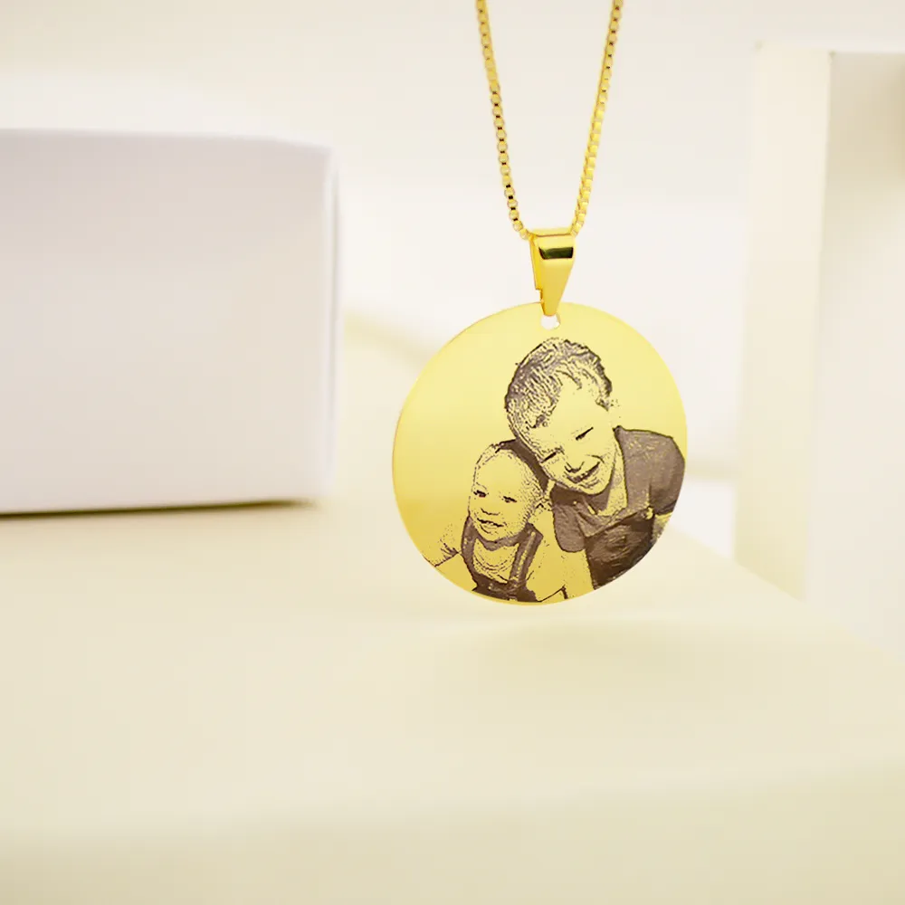 Colar Redondo 2,5cm, Personalizado com Foto, Gravação a Laser, Banhado a Ouro - Imagem 7