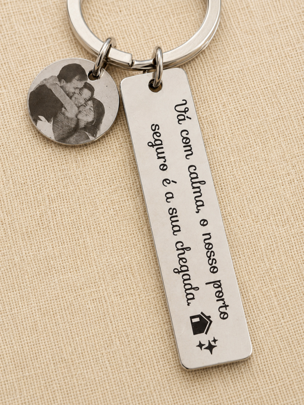 plaquinha-2.png Chaveiro Personalizado, Plaquinha Gravação a Laser com Foto e Frase, Aço Inox