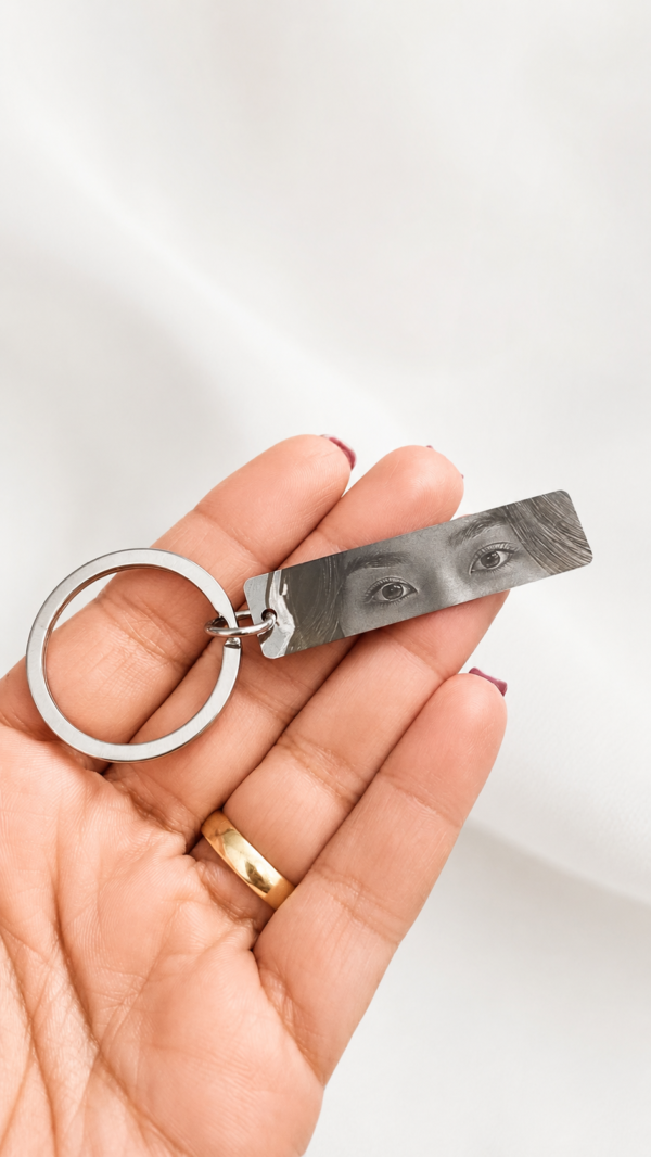 Chaveiro Plaquinha Personalizado com Olhar, em Aço Inox