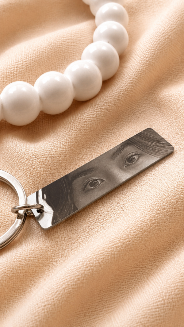 Chaveiro Plaquinha Personalizado com Olhar, em Aço Inox