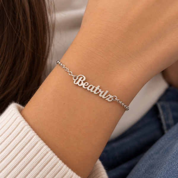 Foto na modelo Pulseira Infantil Com Nome Personalizado,Sob Encomenda, Aço Inox