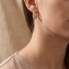 brinco-argola-articulada-clique-grande-com-zirconias-banhado-a-ouro-dourado-look-4.jpg Brinco Argola Articulada Clique Grande com Zircônias, Banhado a Ouro Ródio
