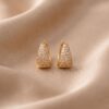 brinco-argola-articulada-clique-media-com-zirconias-banhado-a-ouro-dourado-foto-1.jpg Brinco Argola Articulada Clique Pequeno com Zircônias, Banhado a Ouro Ródio